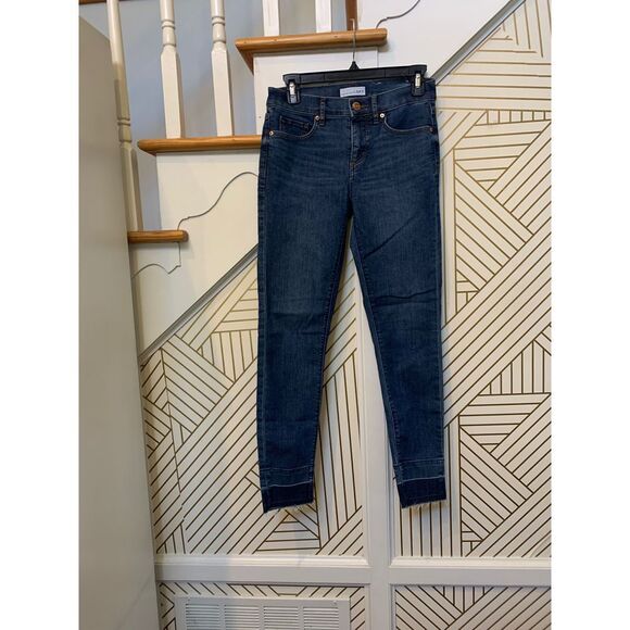 Loft Women Dark Wash Raw Hem Skinny Jean Size 0/25 - Picture 1 of 8